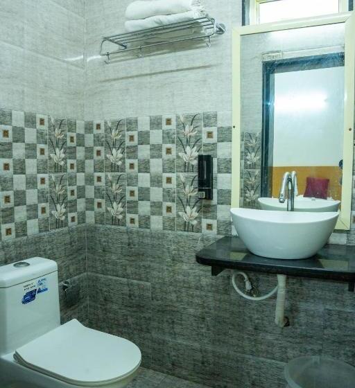 Отель Pednekar Plaza Inn