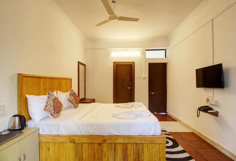 Hotel Pleasure Inn Near Turtle Beach Morjim Manage By Ld Group Of Hospitality