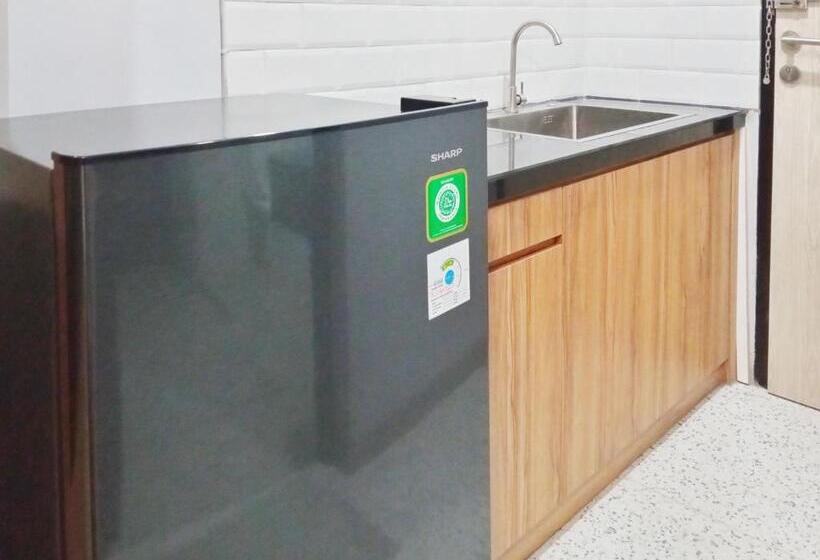 Szálloda Reddoorz Near Alun Alun Kembangjoyo Pati