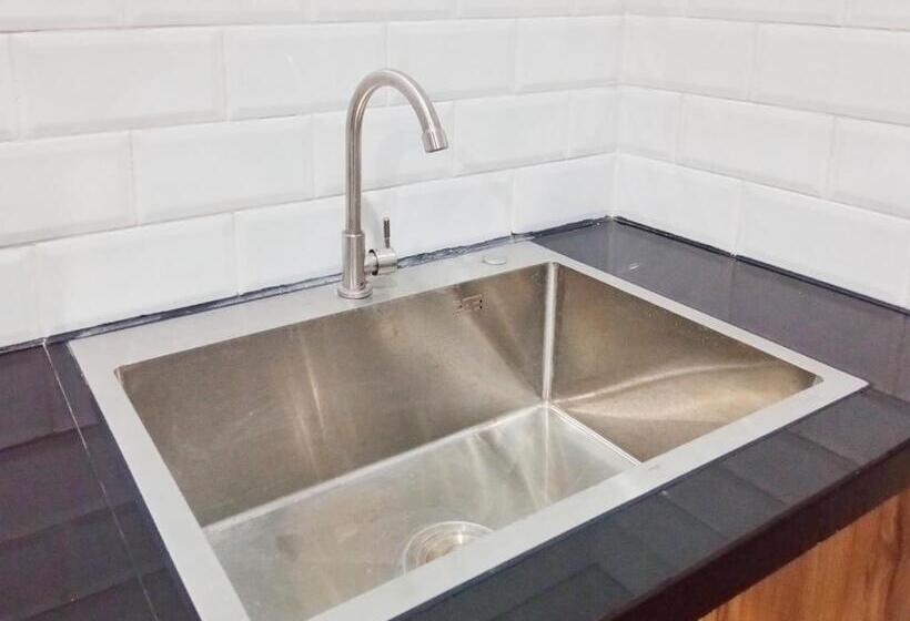 Szálloda Reddoorz Near Alun Alun Kembangjoyo Pati