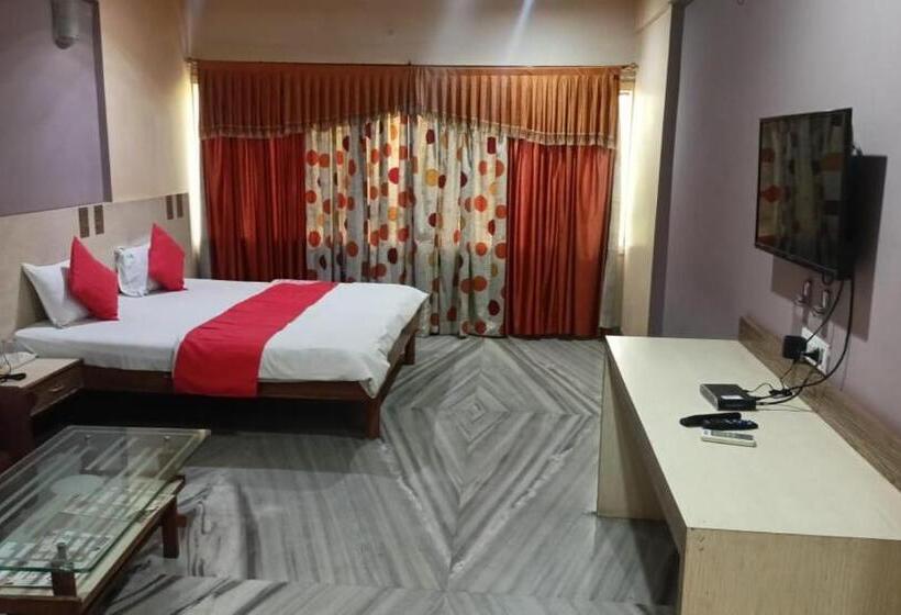 ホテル Shri Krishn