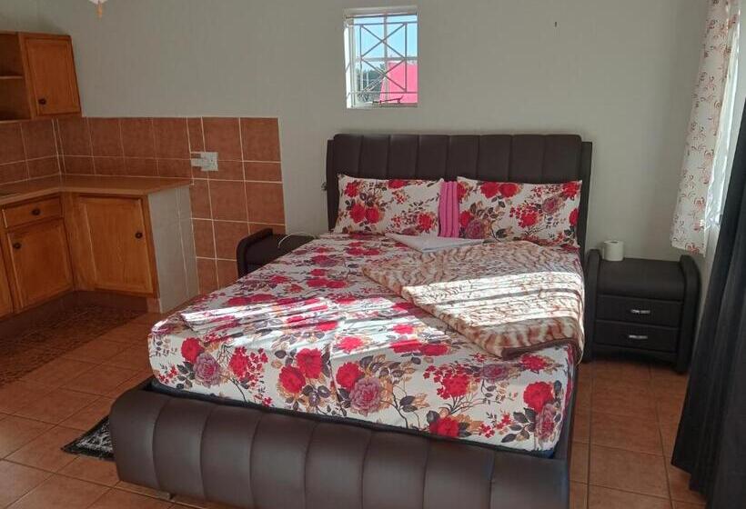 ペンション Moonlight Guest House