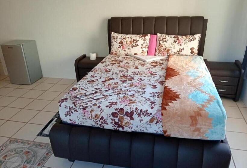 ペンション Moonlight Guest House