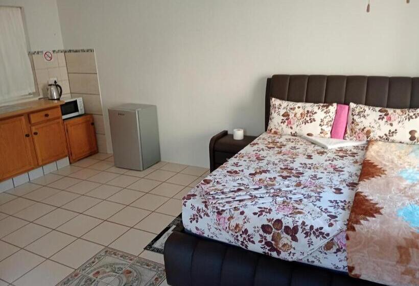 ペンション Moonlight Guest House