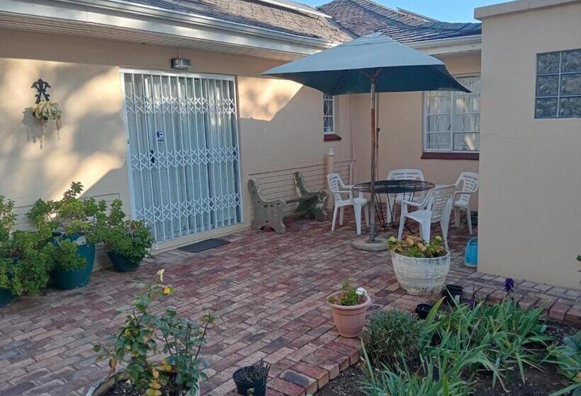 ペンション Moonlight Guest House