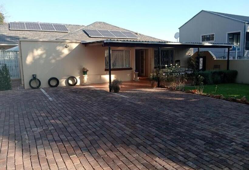 ペンション Moonlight Guest House