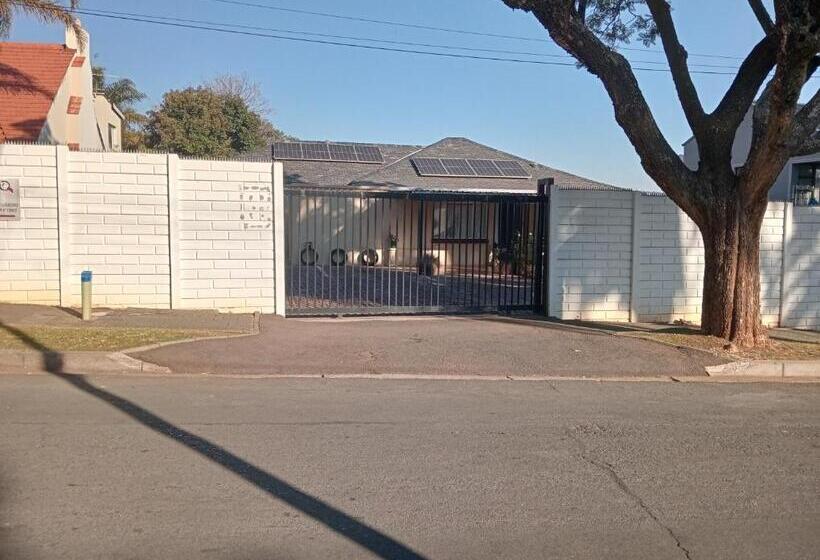 ペンション Moonlight Guest House