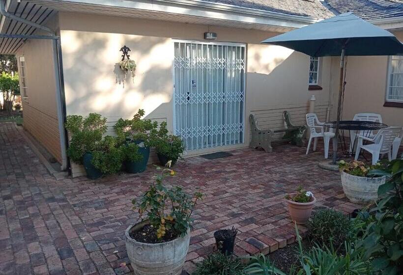 ペンション Moonlight Guest House