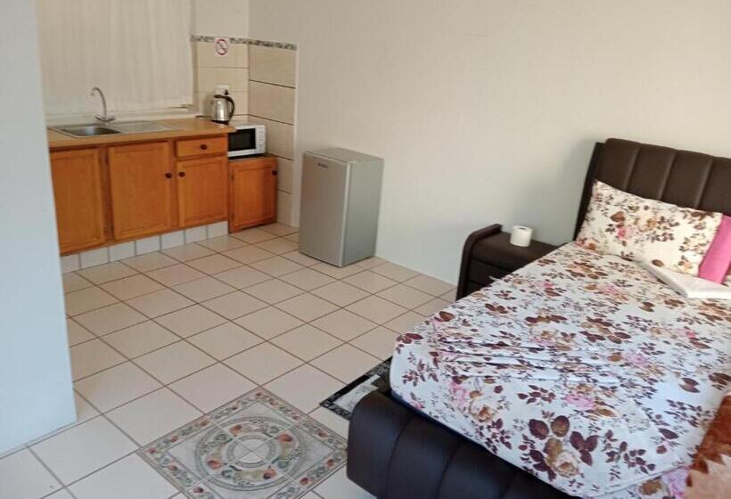 ペンション Moonlight Guest House