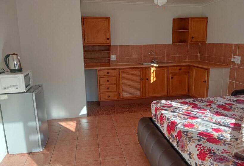 ペンション Moonlight Guest House