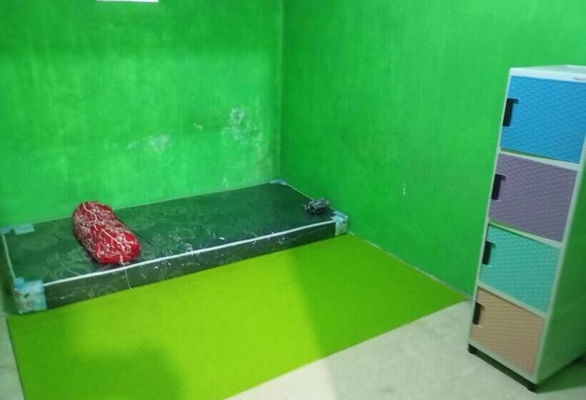 פנסיון River Cliff House Malang