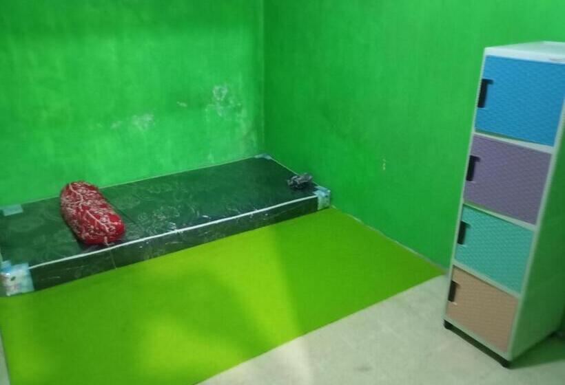 פנסיון River Cliff House Malang