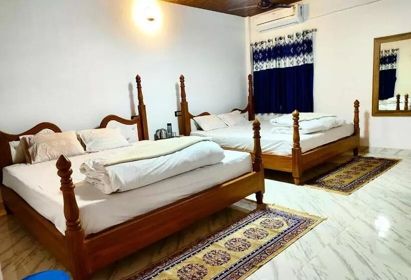 リゾートホテル Sundarban Beckons