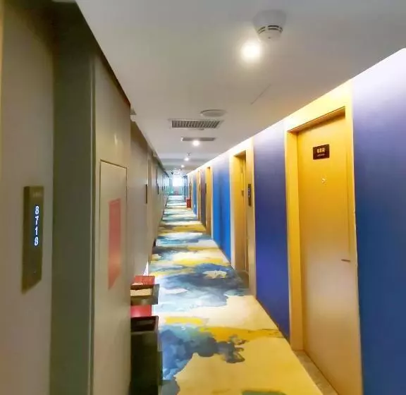 蓝尔兹酒店深圳华强路地铁站店