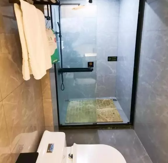 蓝尔兹酒店深圳华强路地铁站店