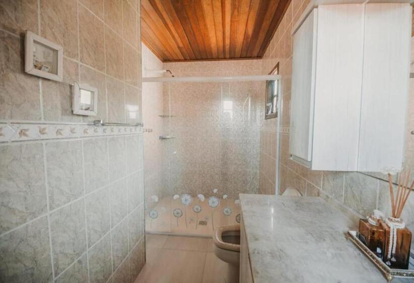 הוסטל Portal Flores Suítes