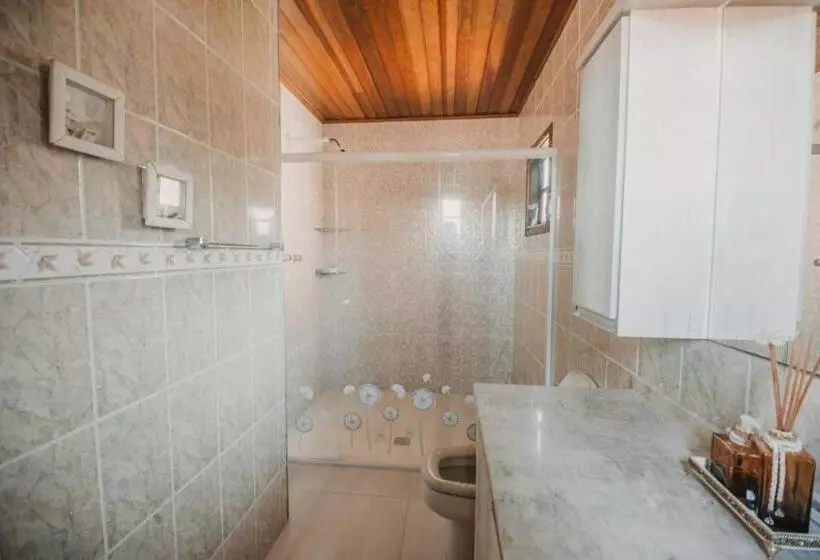 Retkeilymaja Portal Flores Suítes