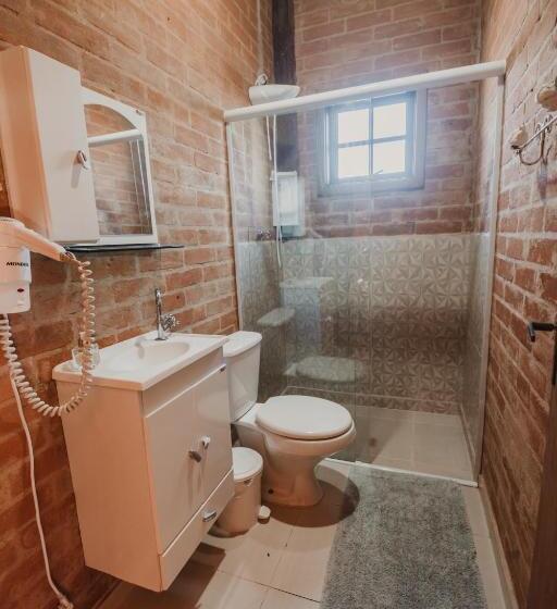 הוסטל Portal Flores Suítes