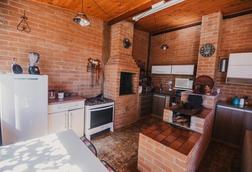 הוסטל Portal Flores Suítes