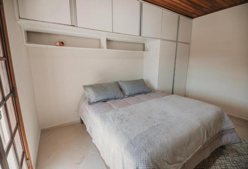 הוסטל Portal Flores Suítes