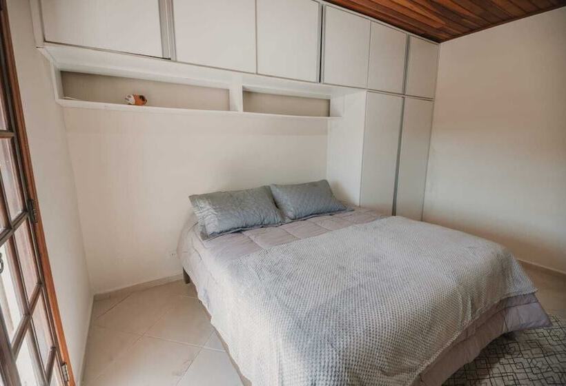 הוסטל Portal Flores Suítes