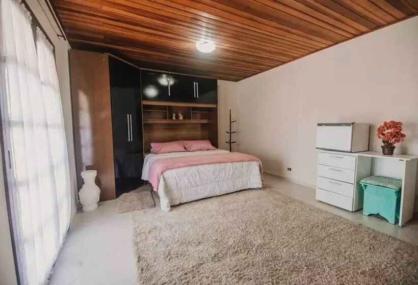 Retkeilymaja Portal Flores Suítes