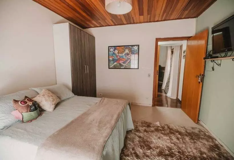 Retkeilymaja Portal Flores Suítes