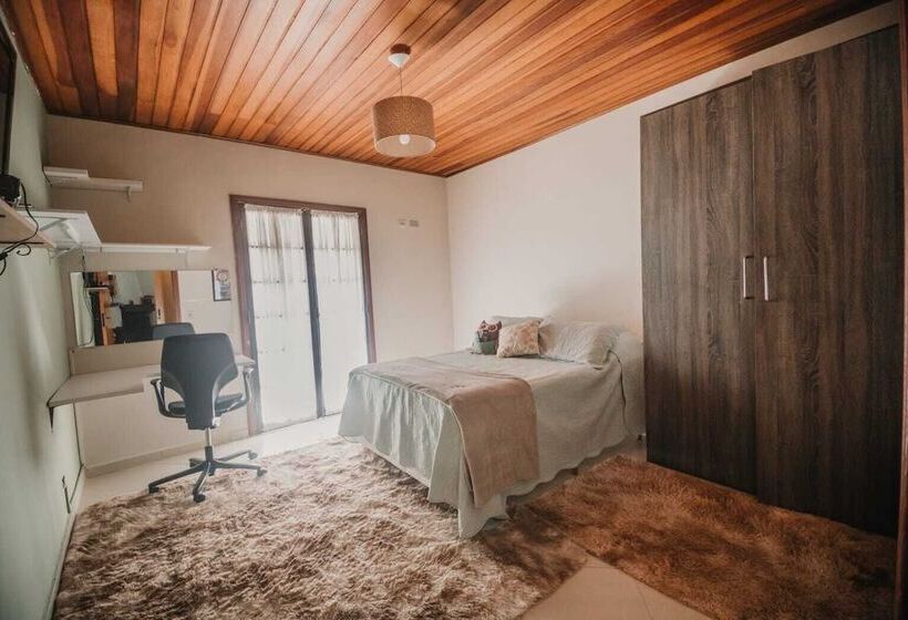 הוסטל Portal Flores Suítes