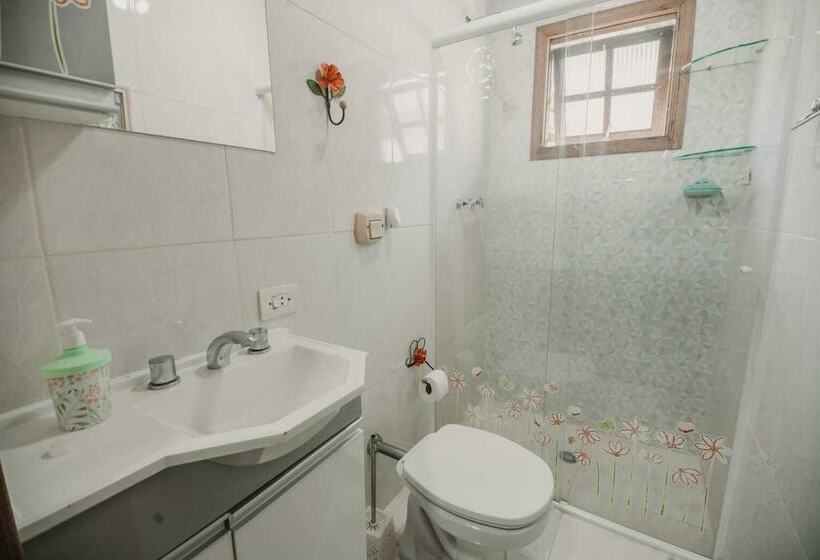 הוסטל Portal Flores Suítes