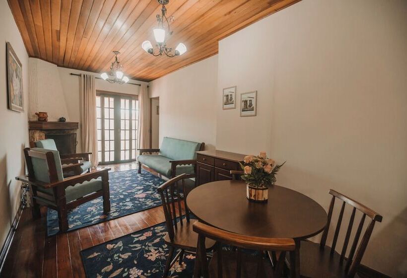 הוסטל Portal Flores Suítes