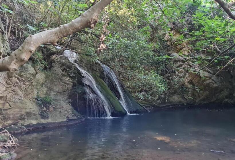 민박 La Casa Encantada Guest House
