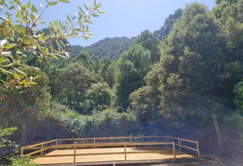 민박 La Casa Encantada Guest House