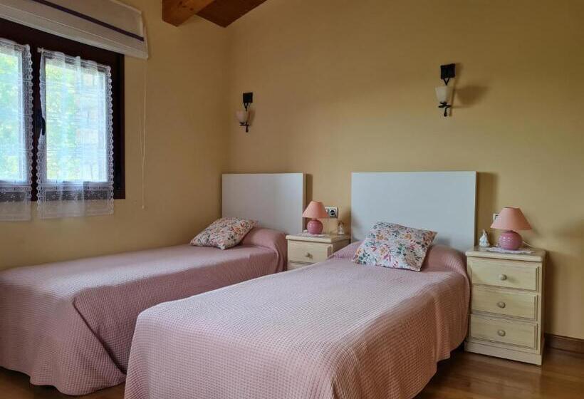 민박 La Casa Encantada Guest House