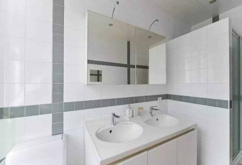 ベッドアンドブレックファースト La Chambre De Sam Chambre Lit 180 Avec Sdb Privée Proche Centre Ville