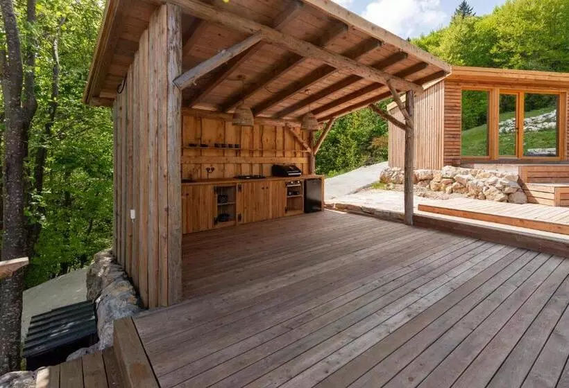 Aamiaismajoitus (B&B) Glamping Zarja, Vipava Valley