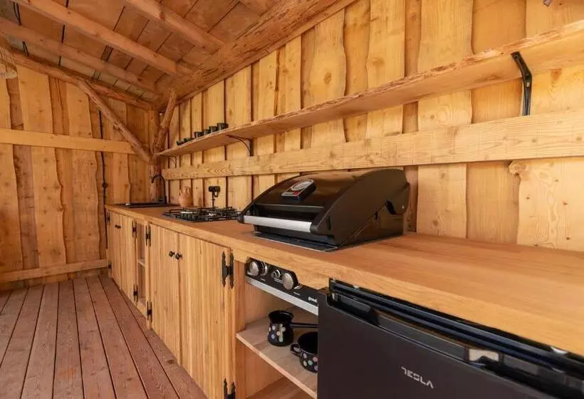 Aamiaismajoitus (B&B) Glamping Zarja, Vipava Valley