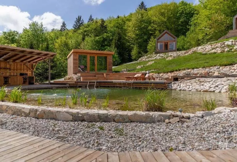 Aamiaismajoitus (B&B) Glamping Zarja, Vipava Valley