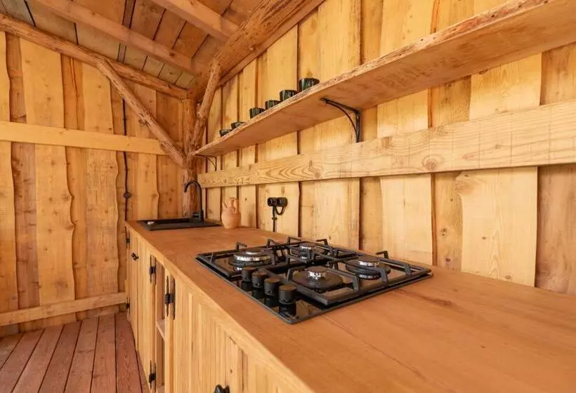 Aamiaismajoitus (B&B) Glamping Zarja, Vipava Valley