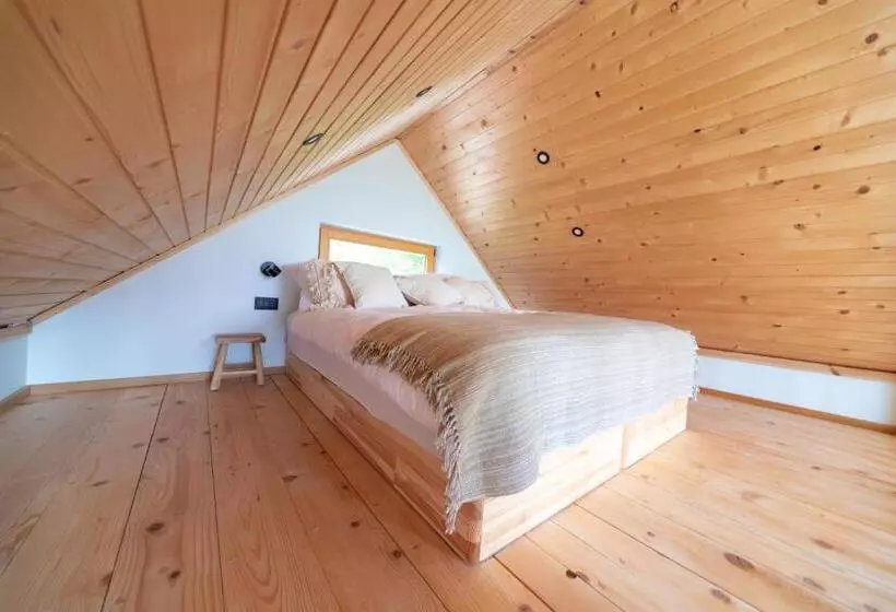 Aamiaismajoitus (B&B) Glamping Zarja, Vipava Valley