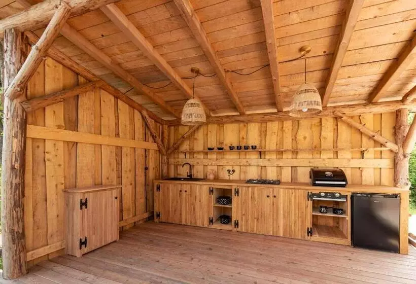 Aamiaismajoitus (B&B) Glamping Zarja, Vipava Valley