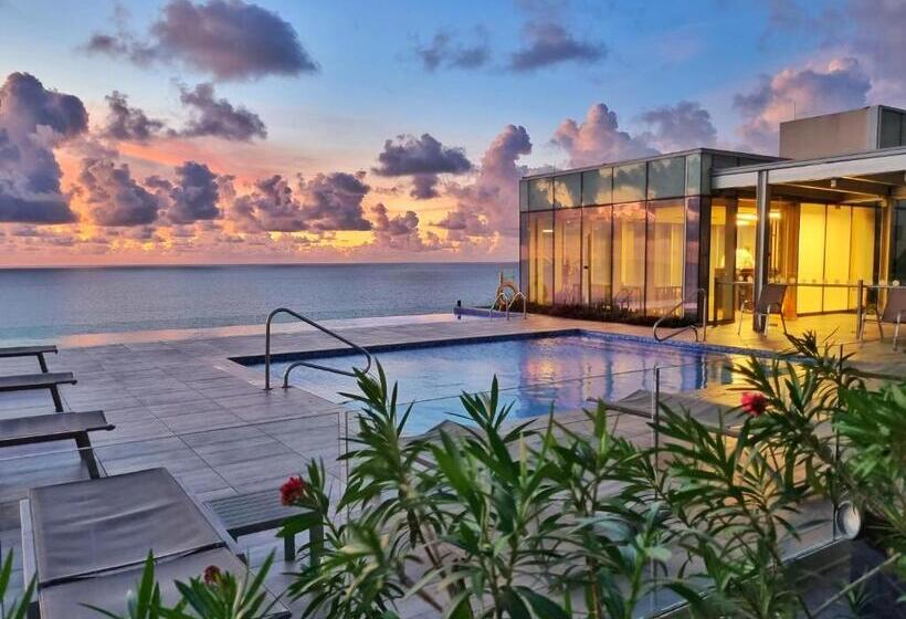 Luxury Residences Close To The Old City By Parceros Group