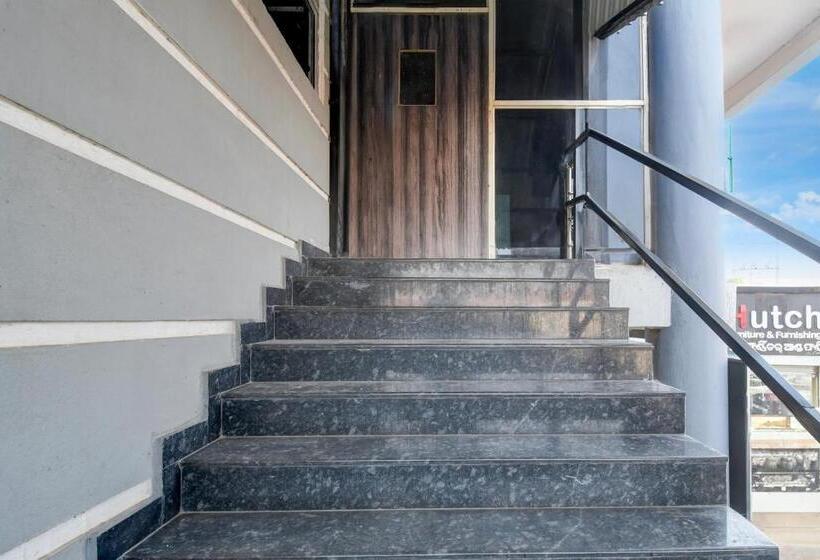 Hotelli Oyo The Capital Prestige