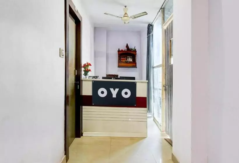 ホテル Oyo The Capital Prestige