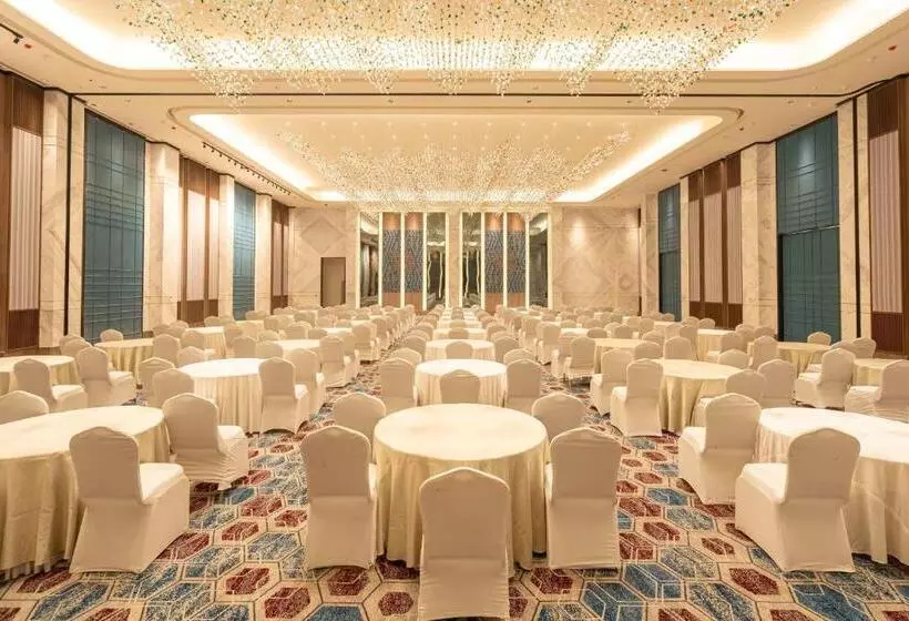 Hotelli Radisson Resort Hatgad Saputara