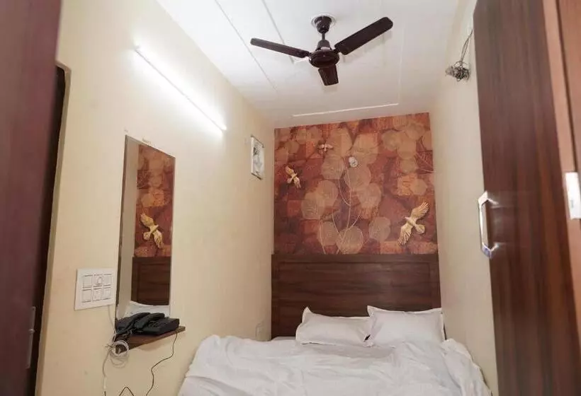 Hotelli S S Guest House