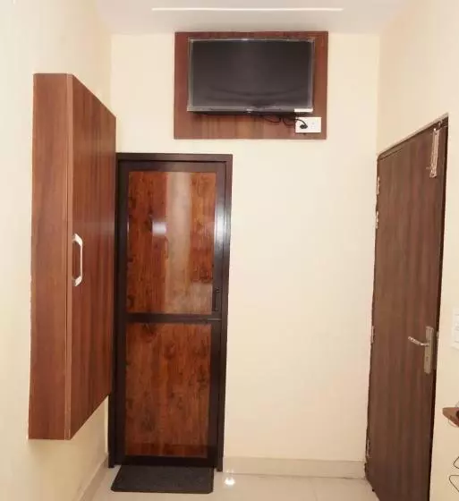 Hotelli S S Guest House