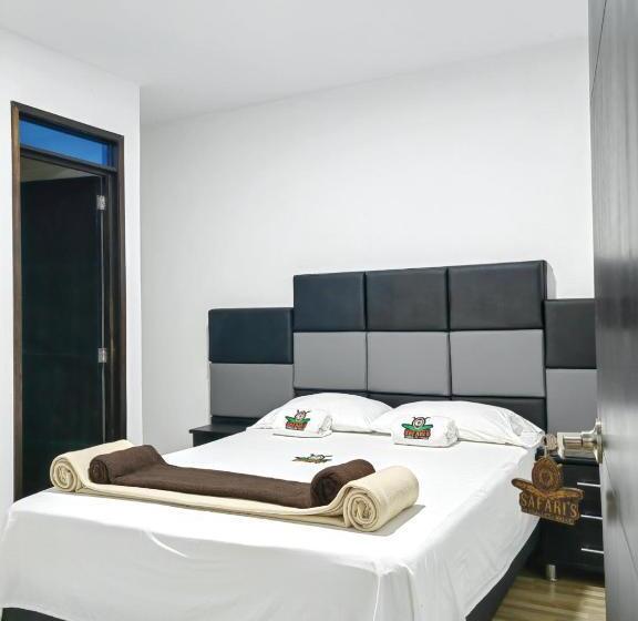 Hotel Safaris Versalles