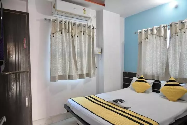Hotel Subh Season