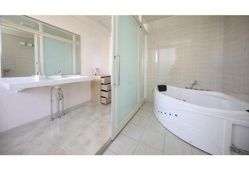 בית מלון כפרי Terrace Garden Mihama Resort   Vacation Stay 85718v