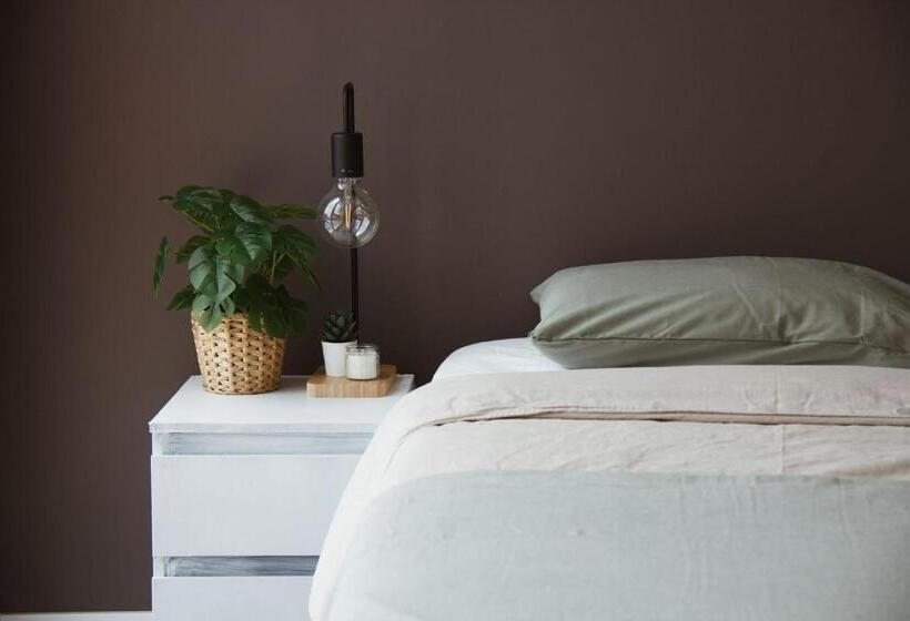 پانسیون Casa Roja Rooms For Workations By Banama Coliving